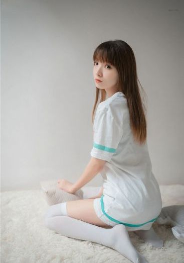动漫美女的胸被狂揉扒内衣_BD韩语视频大全