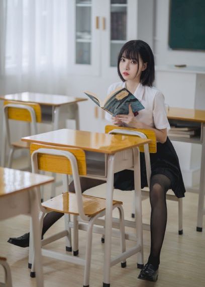 亚洲女人下面毛茸茸的_剧情片日本电影免费