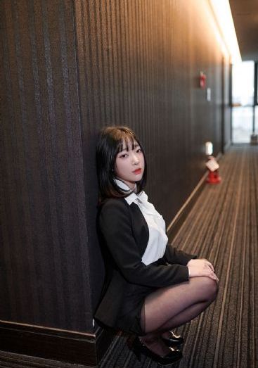 娇妻在客厅被弄得呻吟_BD超清免费观看
