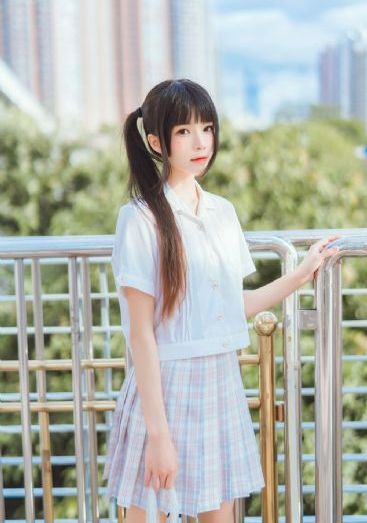 老头边吃奶边弄进去呻吟的视频_BD国语神马影院在线