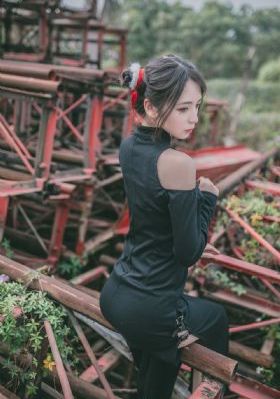 同桌穿裙子被c呻吟流水_DVD神马在线观看